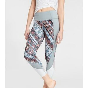 Athleta Nomad Salutation Mesh Capri